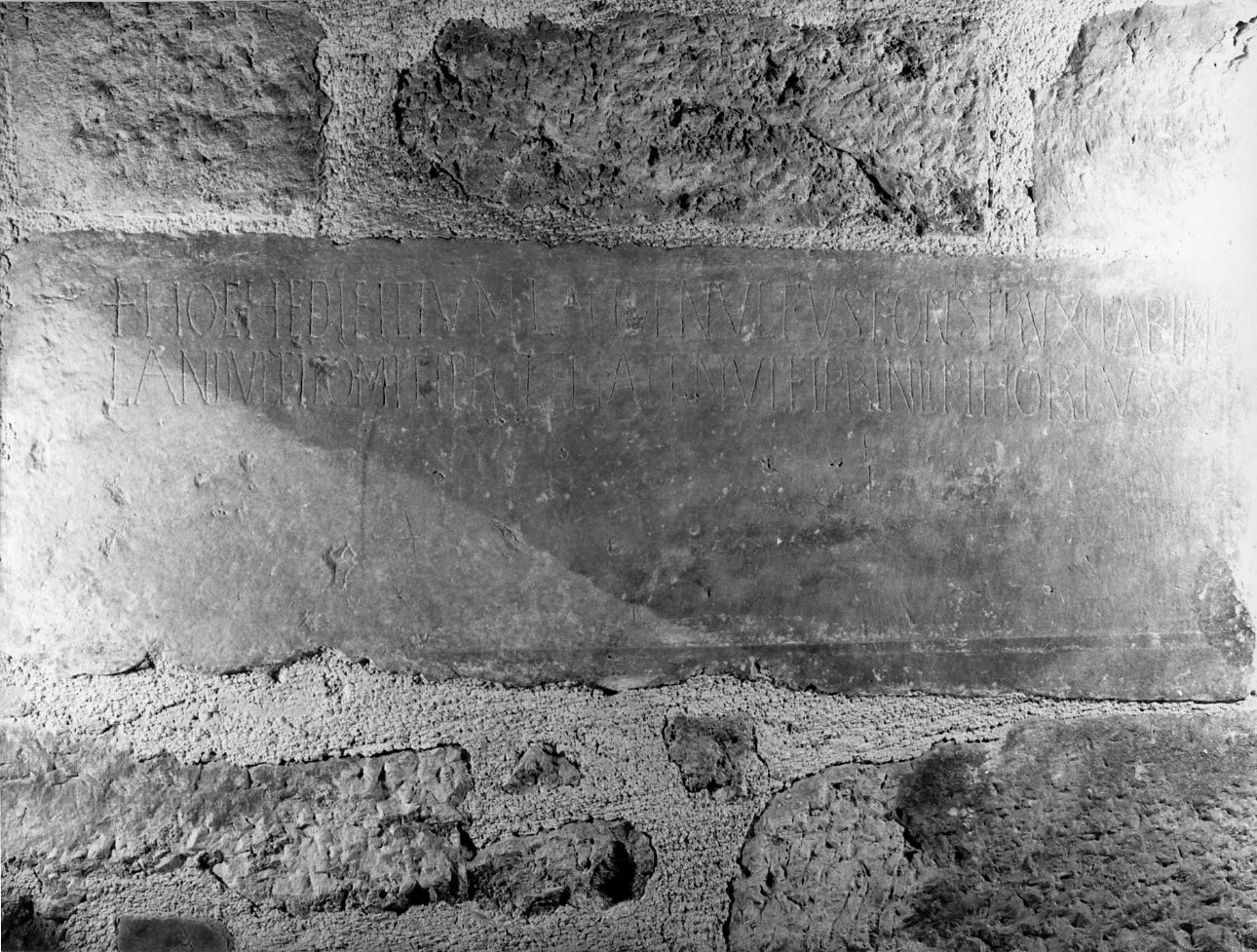 lapide - bottega Italia meridionale (sec. X)