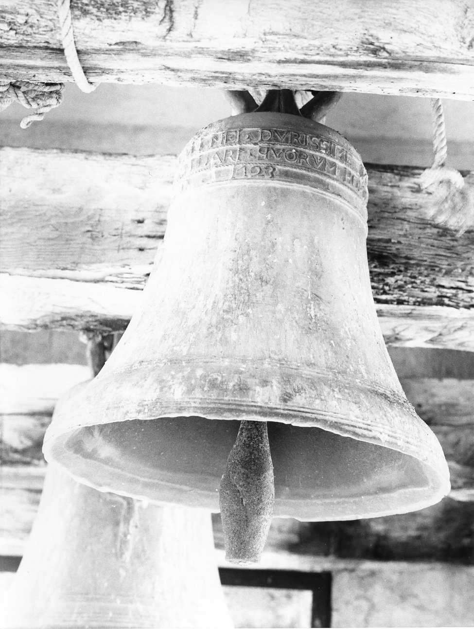 campana - bottega Italia meridionale (sec. XII)