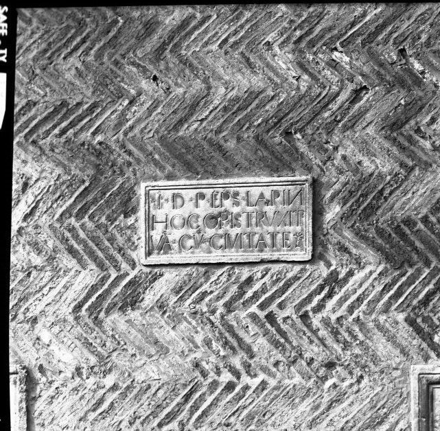 lapide, opera isolata - bottega Italia meridionale (sec. XVI)