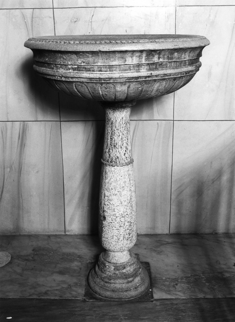 fonte battesimale, opera isolata - bottega Italia meridionale (sec. XVI)