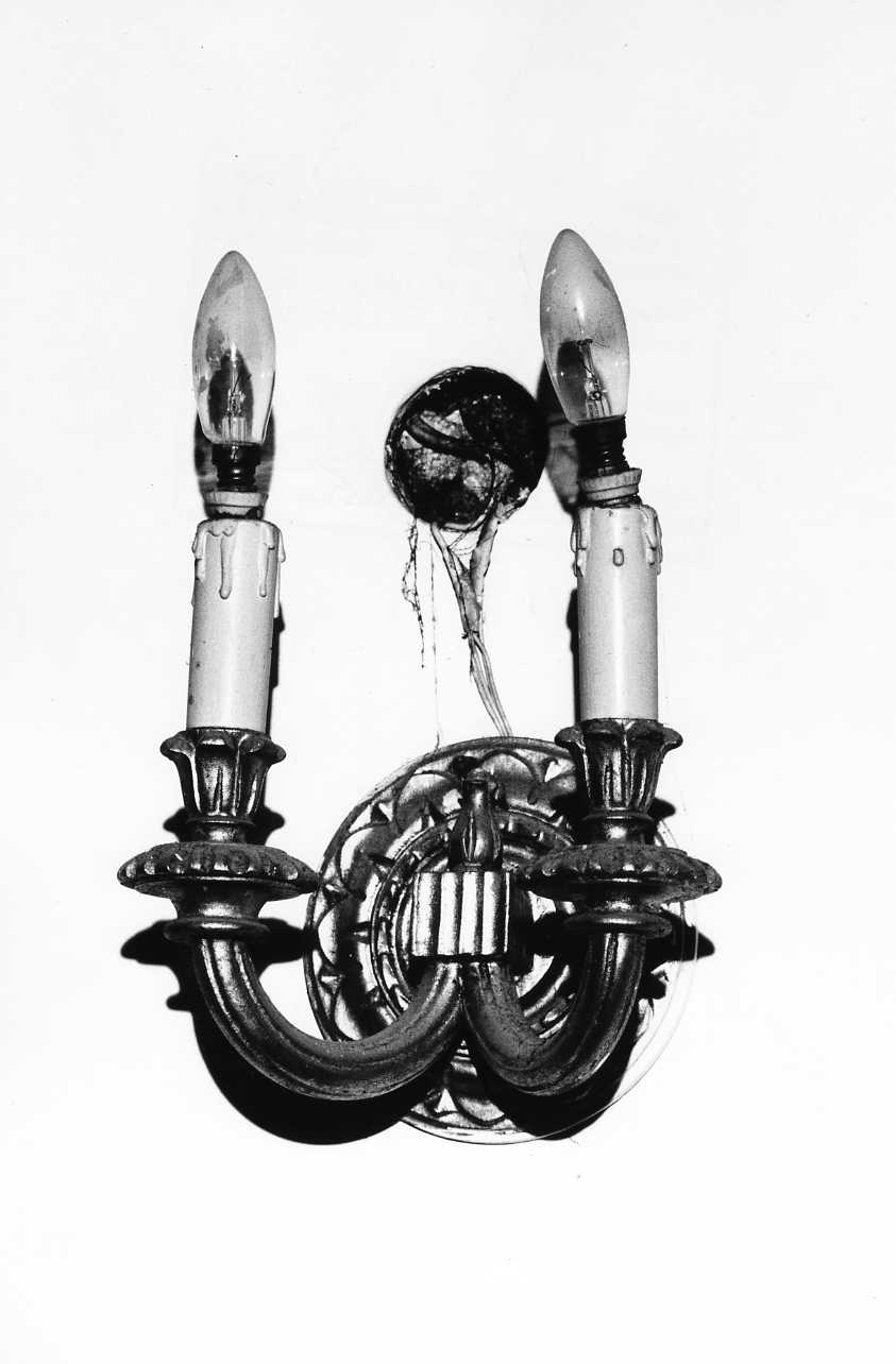 candeliere da parete, serie - bottega molisana (secc. XIX/ XX)