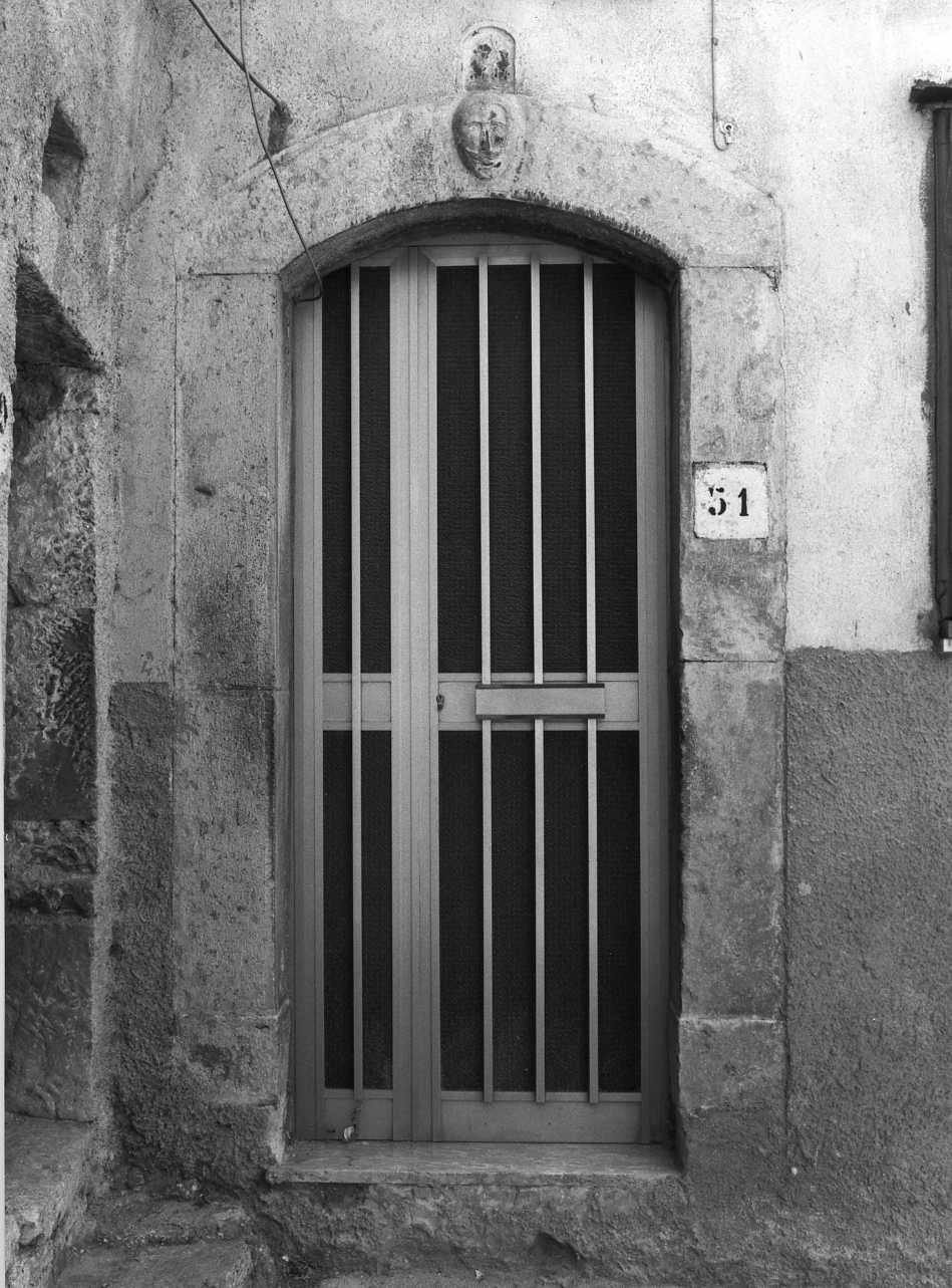 portale - ad arco - bottega molisana (sec. XIX)