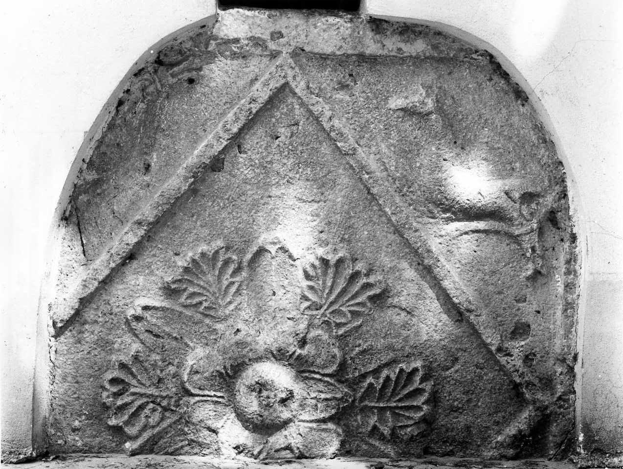 rilievo, elemento d'insieme - bottega Italia meridionale (secc. V/ VI)