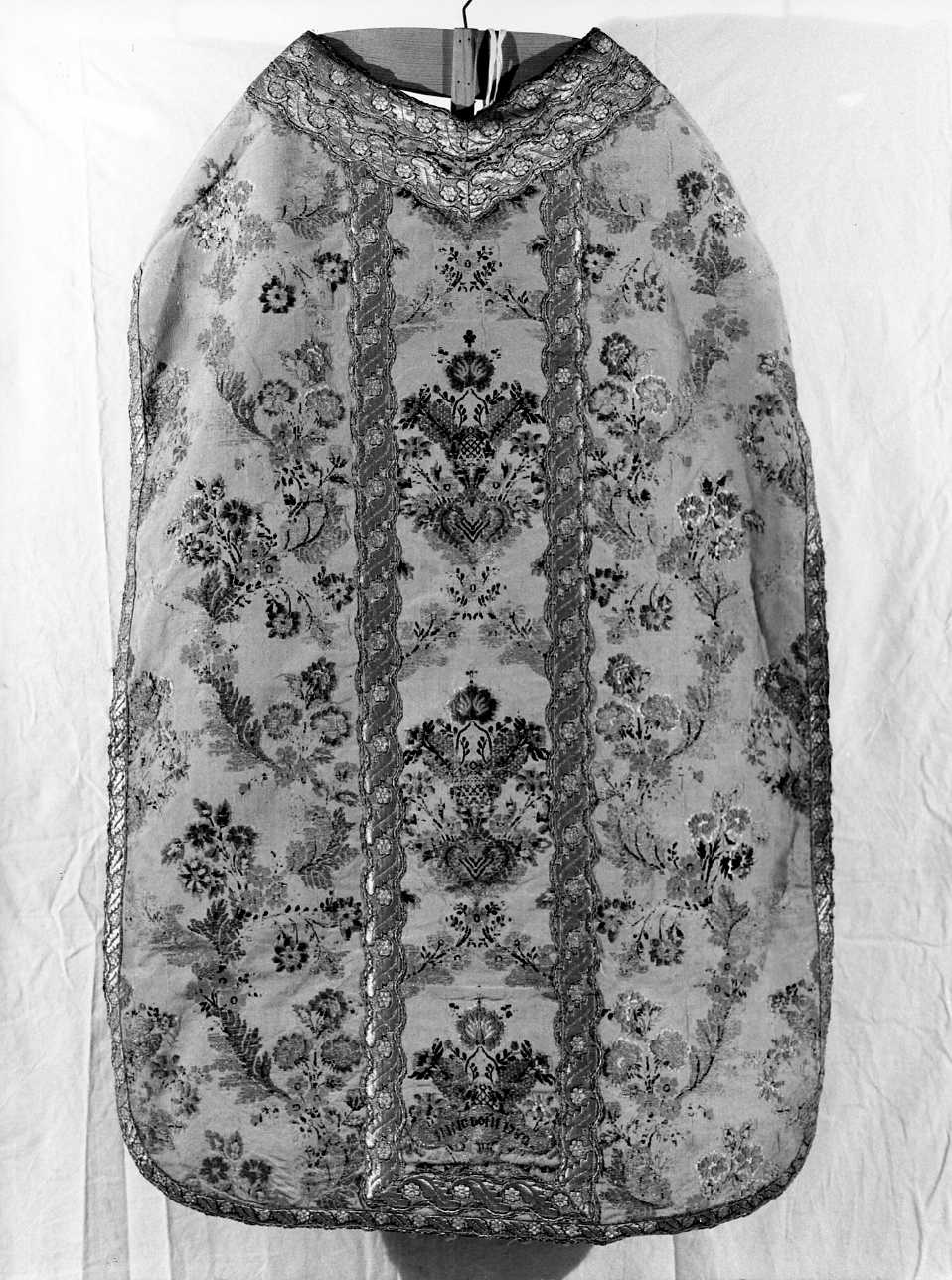 pianeta, elemento d'insieme - manifattura napoletana (sec. XVIII)