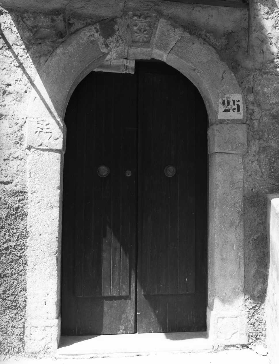 portale - ad arco - bottega Italia meridionale (fine/inizio secc. XVIII/ XIX)