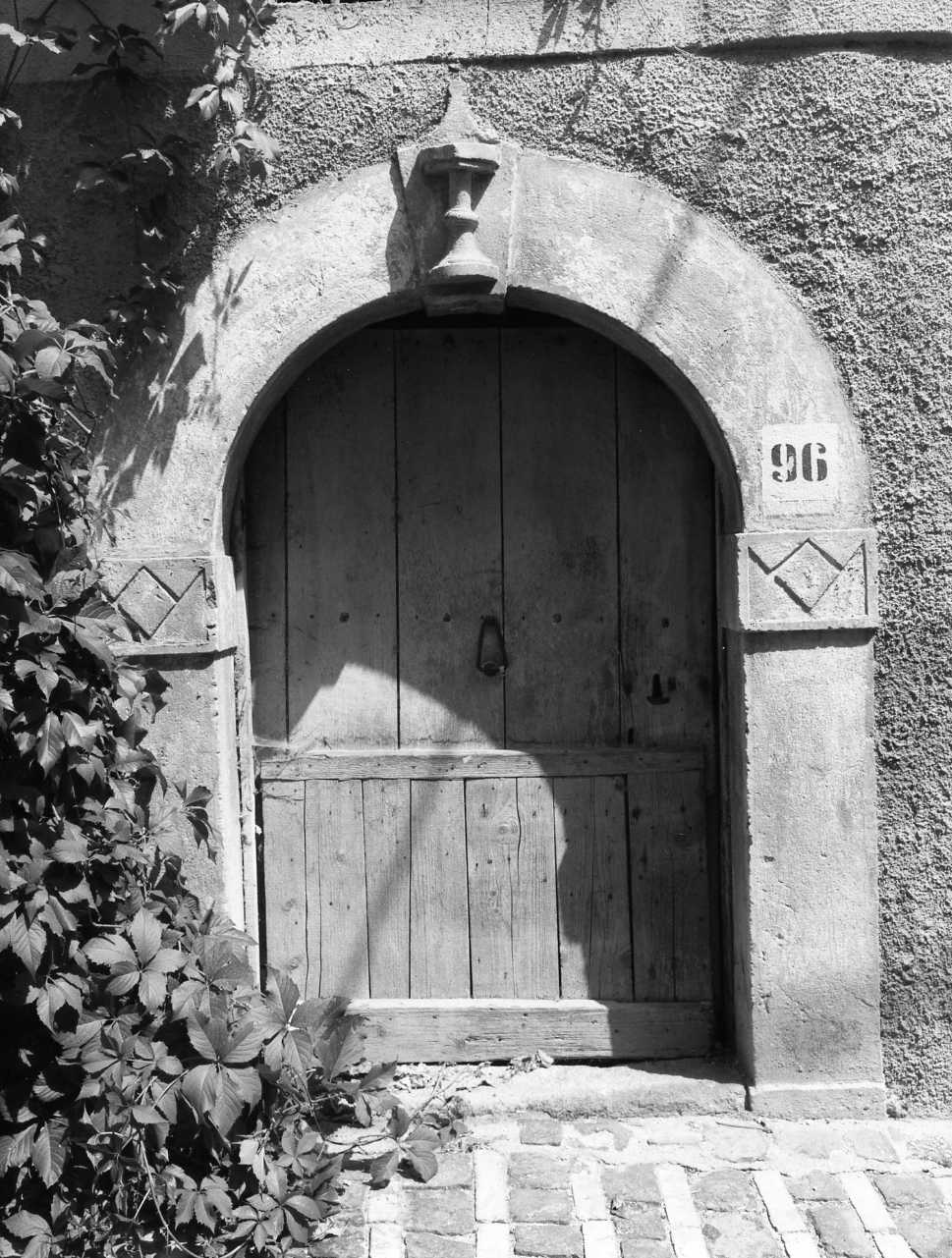 portale - ad arco - bottega Italia meridionale (metà sec. XVIII)