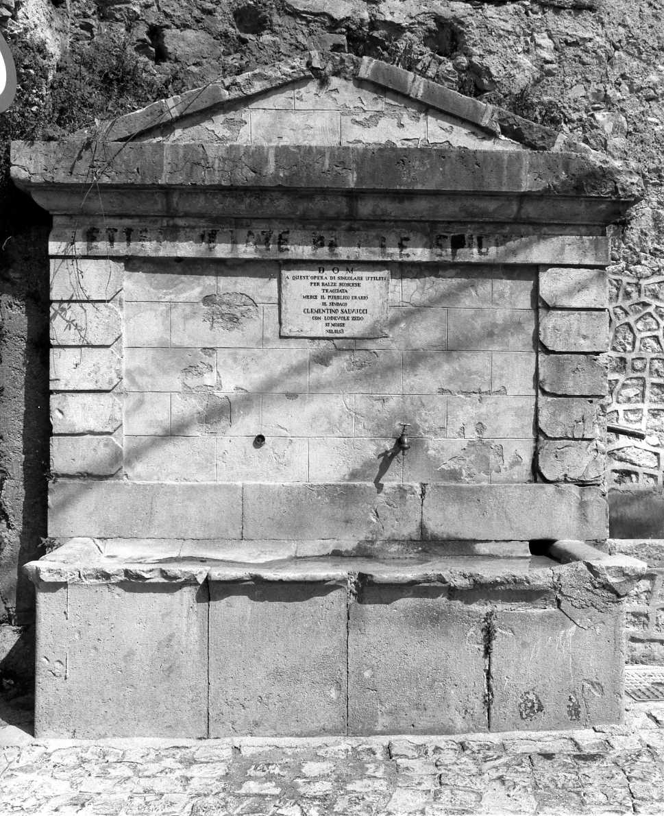 fontana - bottega Italia meridionale (sec. XIX)