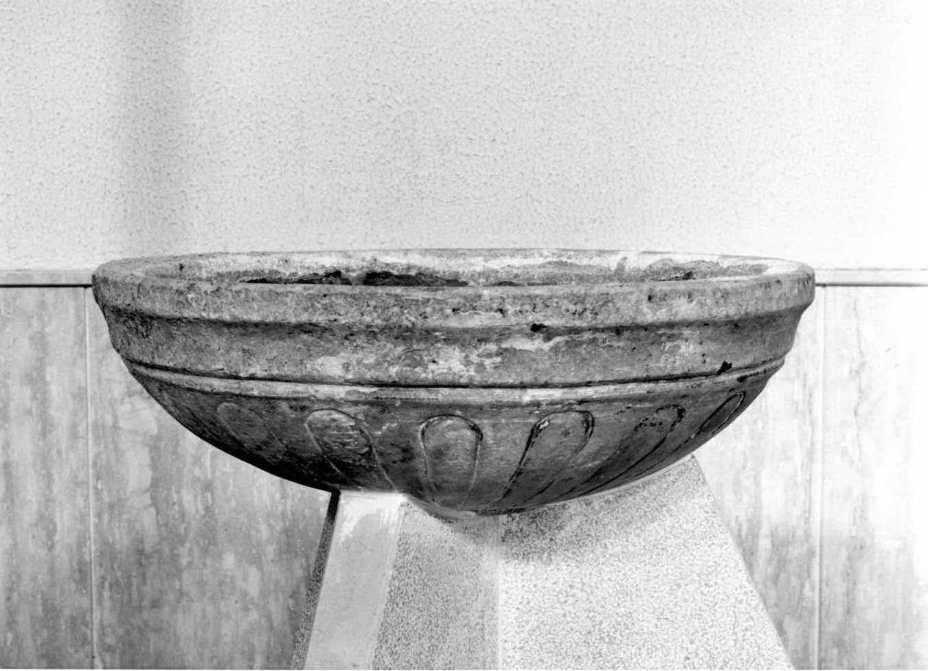 acquasantiera pensile - bottega molisana (prima metà sec. XIX)