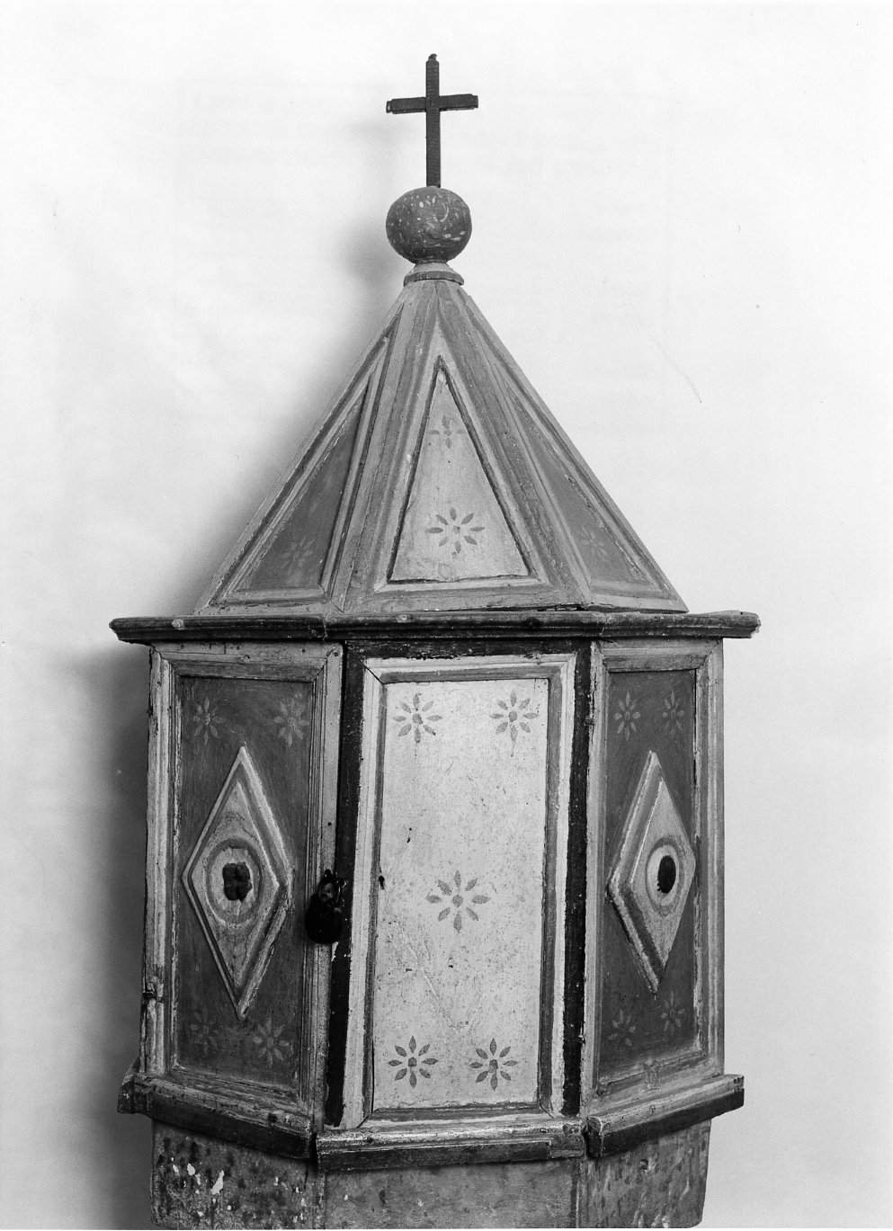 coperchio del fonte battesimale, opera isolata - bottega molisana (seconda metà sec. XVIII)
