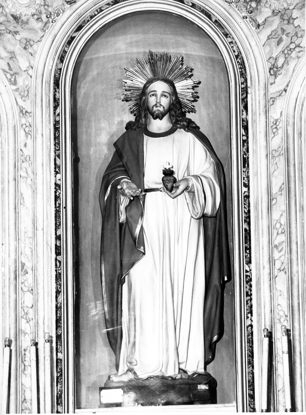 Sacro Cuore di Gesù (statua) di Guacci Luigi (sec. XX)