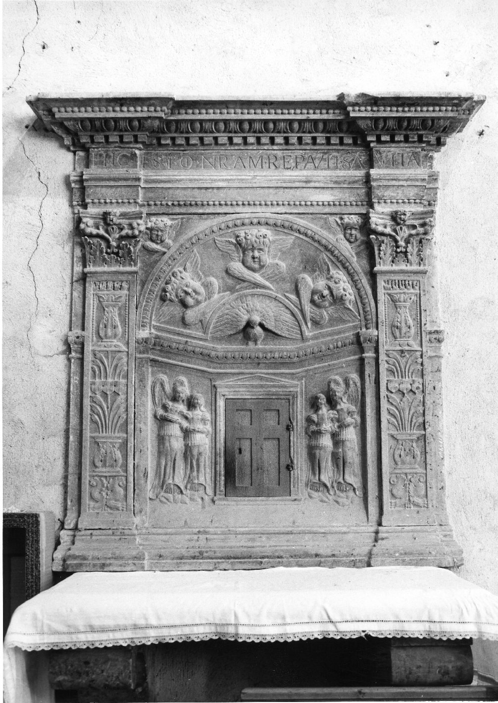 armadietto per oli santi, opera isolata - bottega Italia meridionale (sec. XVI)