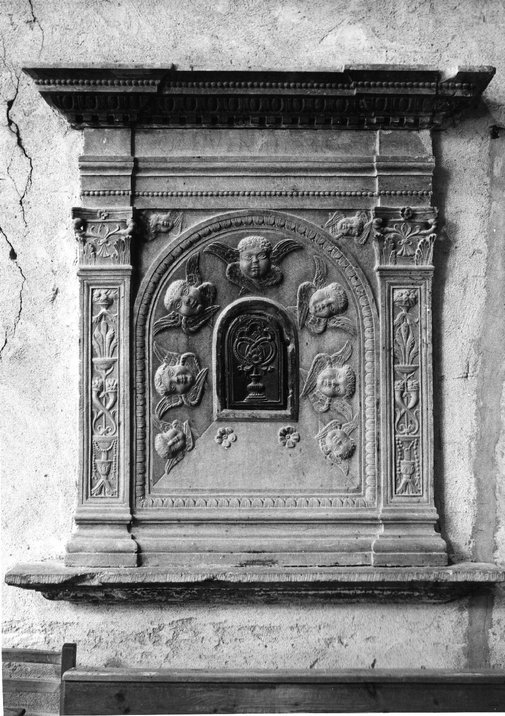 armadietto per oli santi, opera isolata - bottega Italia meridionale (sec. XVI)