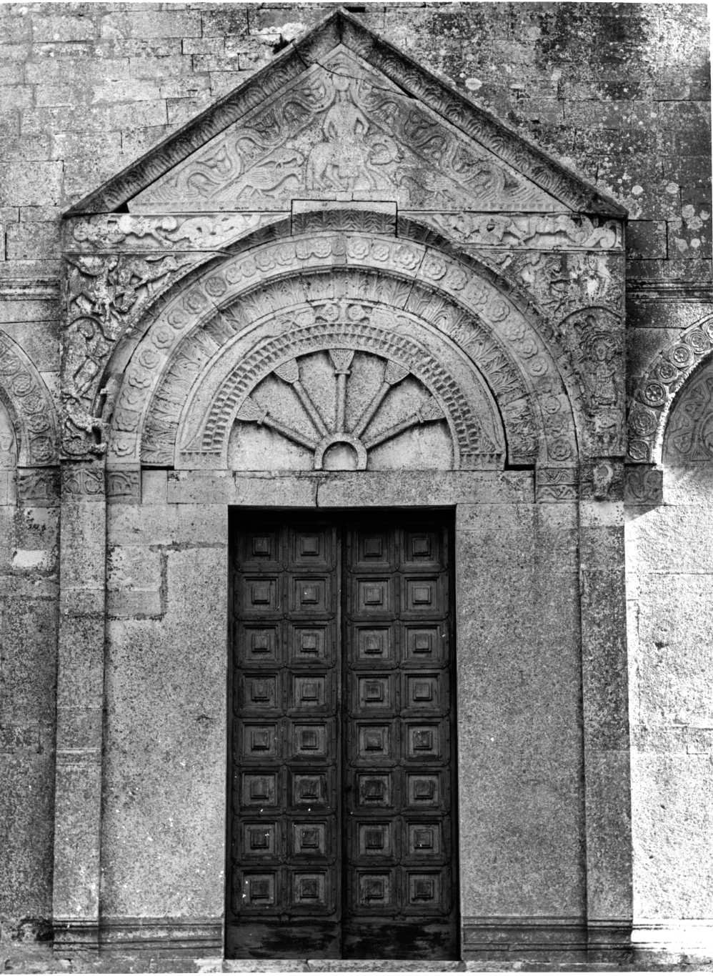 portale - bottega molisana (prima metà sec. XIII)