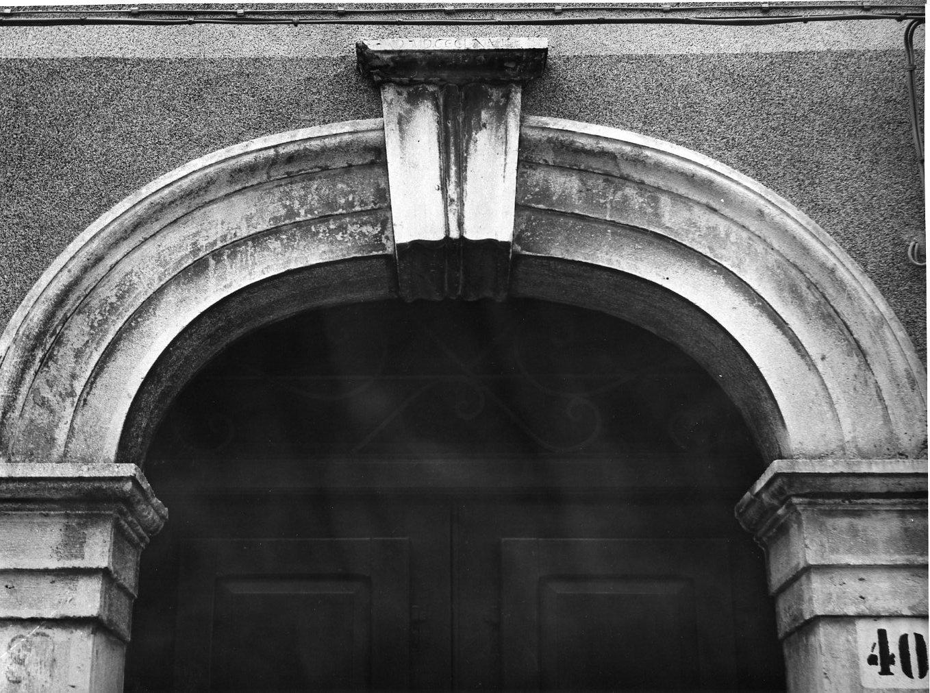 portale - ad arco ribassato - bottega molisana (sec. XIX)