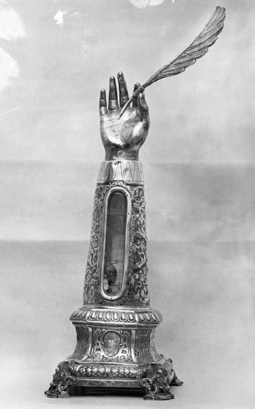 reliquiario antropomorfo - a braccio di Lucente Antonio (sec. XVII)