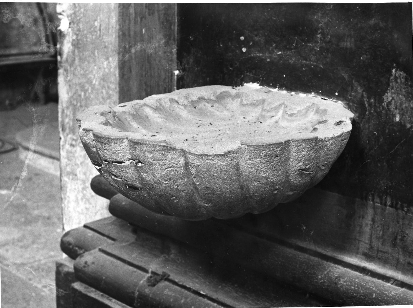 acquasantiera - a conchiglia, coppia - bottega Italia meridionale (sec. XVIII)