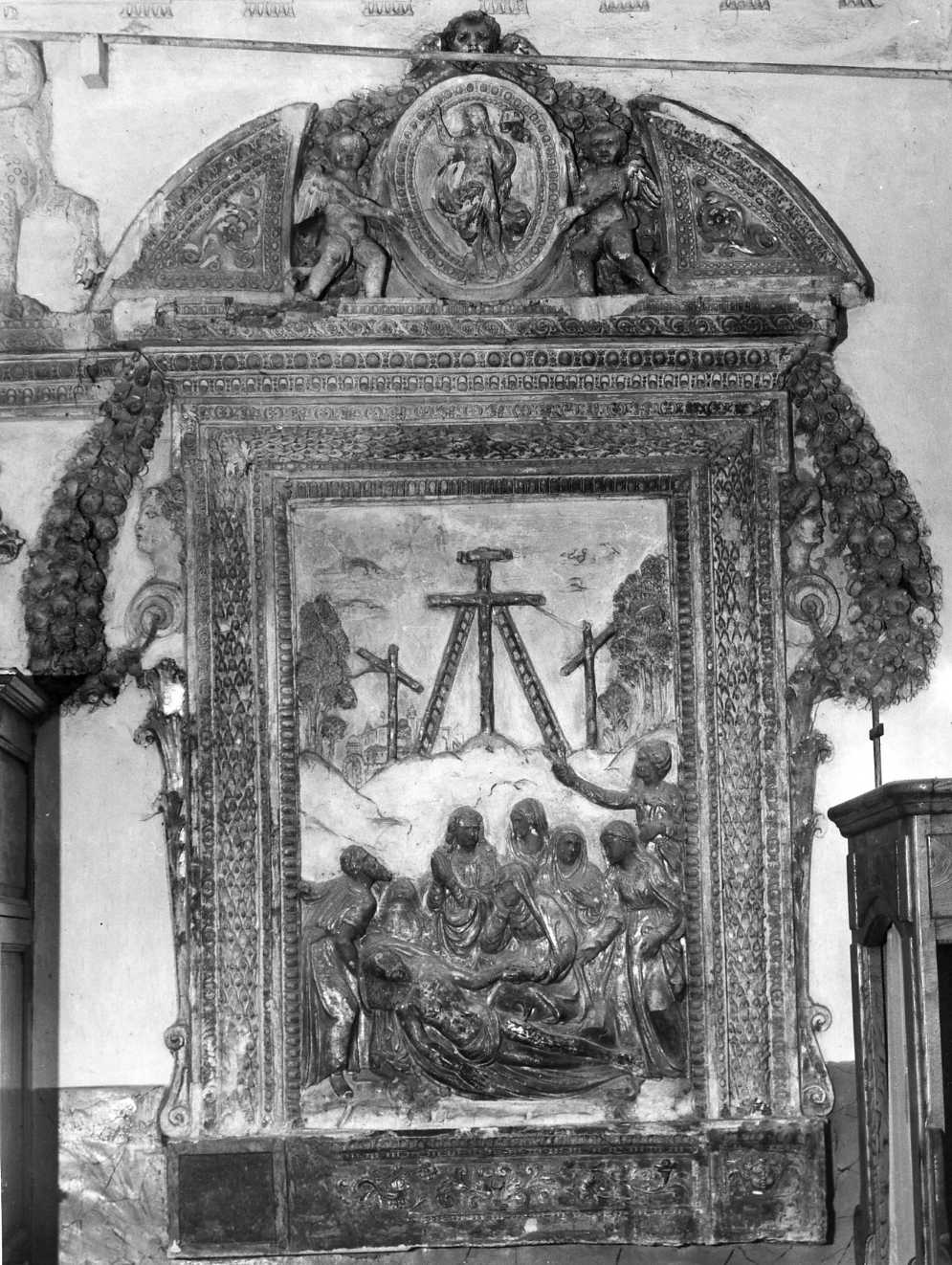 deposizione di Cristo dalla croce (rilievo) - bottega italiana, bottega italiana (seconda metà, seconda metà sec. XVI, sec. XVI)