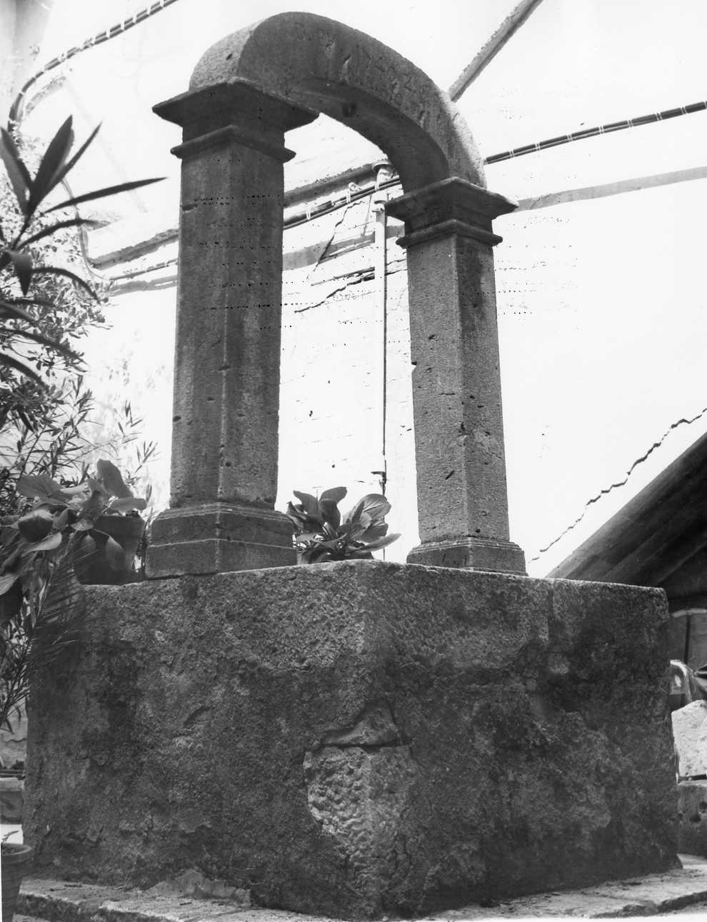 pozzo - bottega italiana (sec. XVIII)