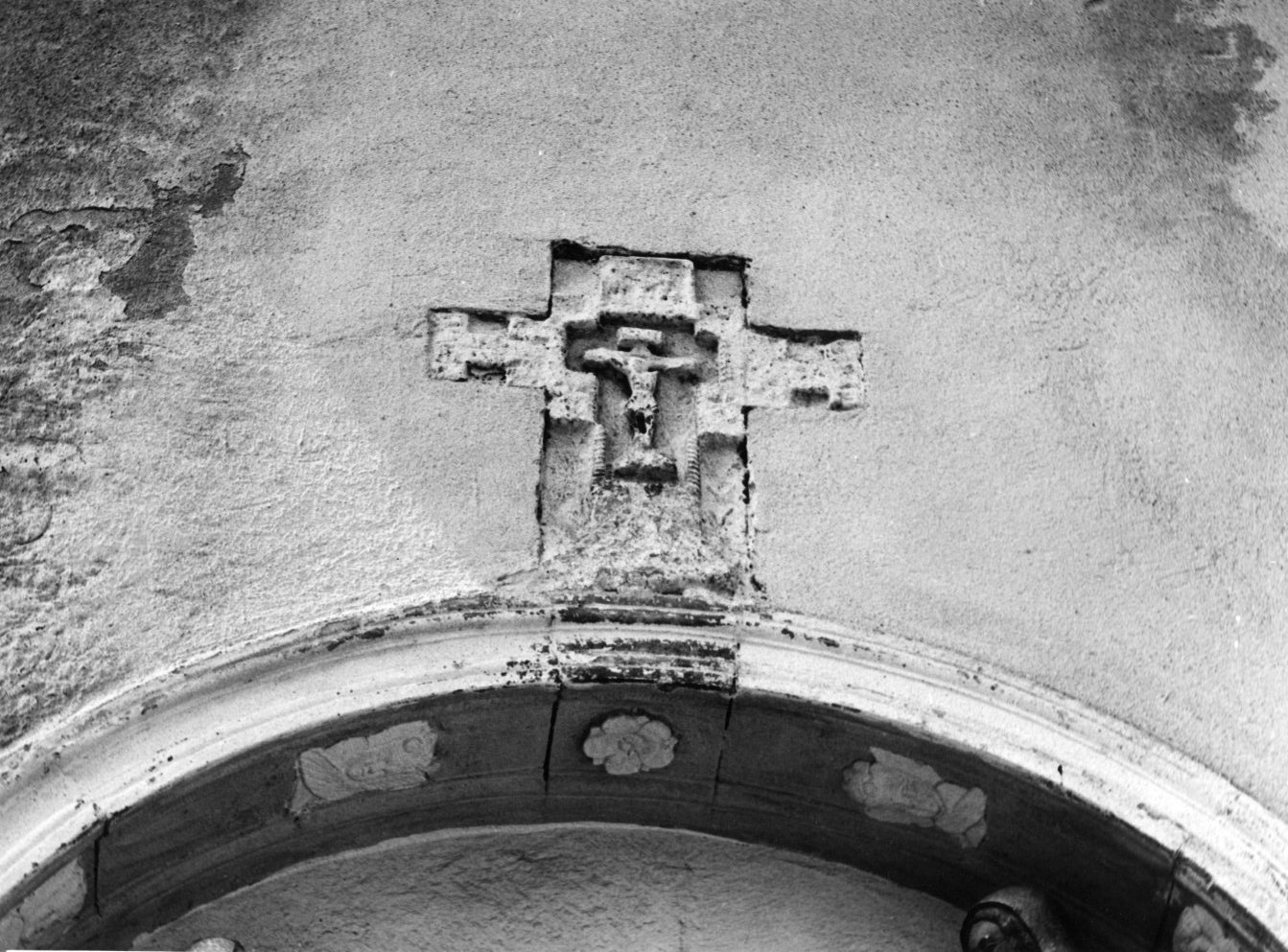 crocifissione di Cristo (rilievo) - bottega Italia meridionale (sec. XIV)