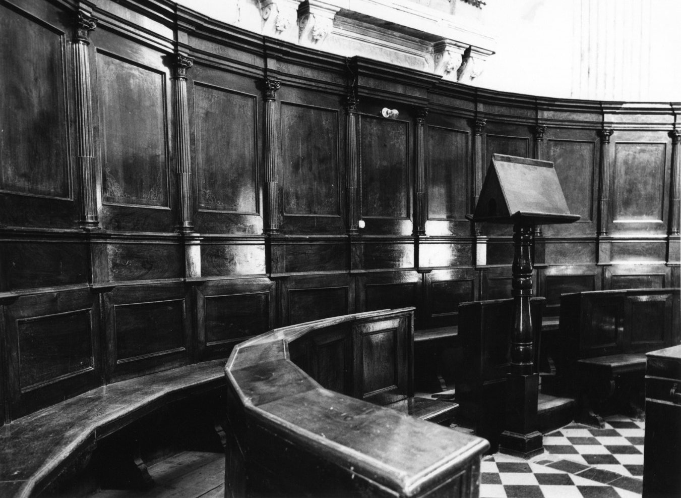 stalli del coro di Cacchione Giovannantonio (attribuito), Pietrantonio Giovanbattista (attribuito) (secc. XVIII/ XIX)