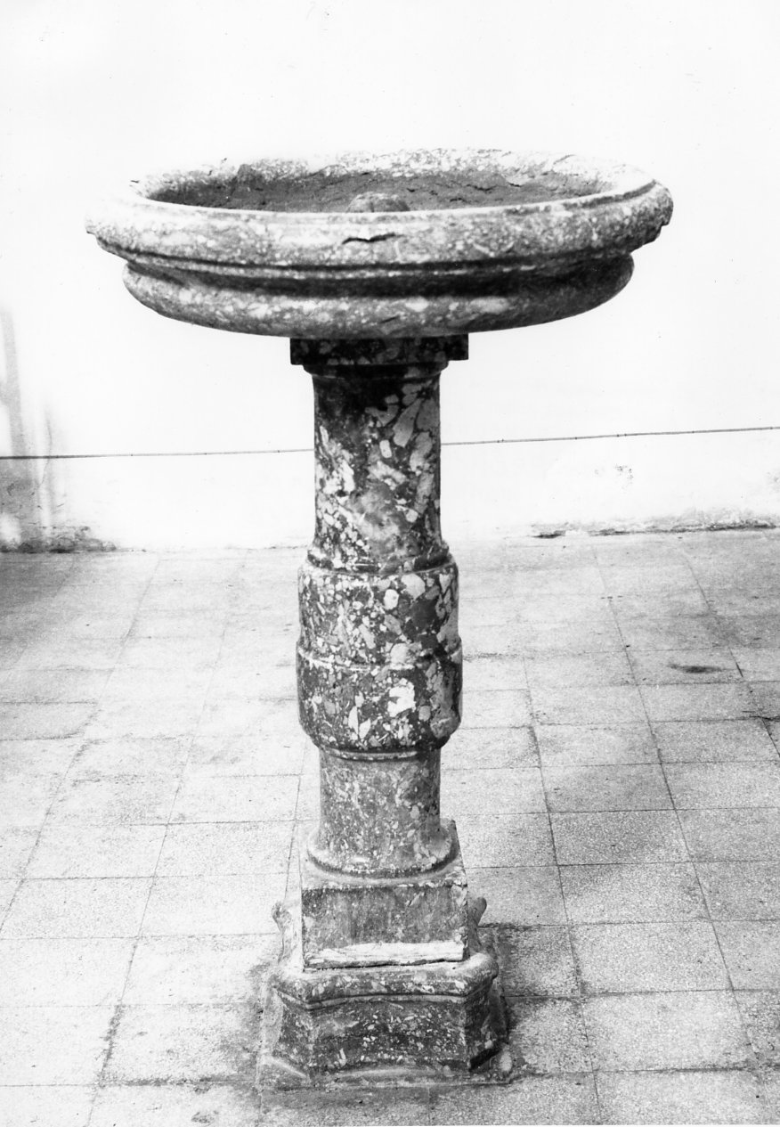 acquasantiera - a fusto, opera isolata - bottega molisana (sec. XVIII)