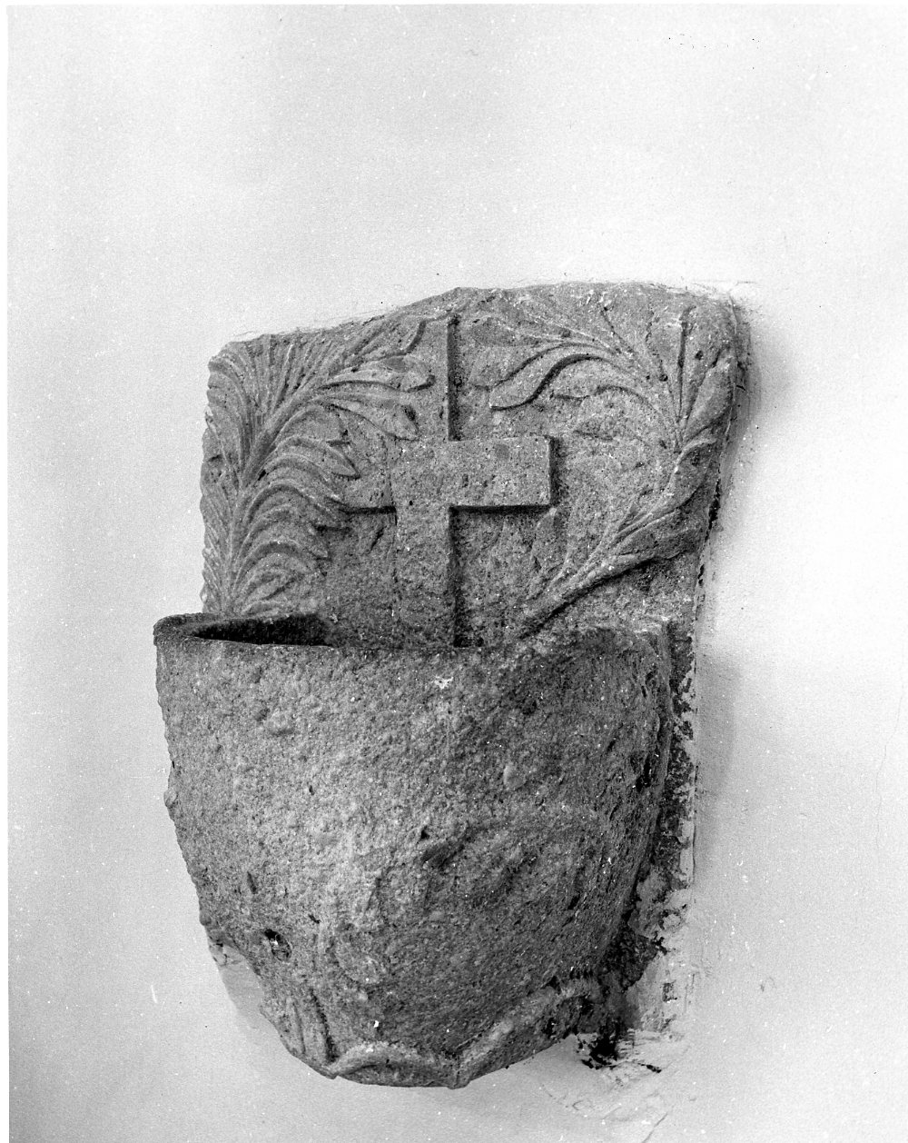 acquasantiera da parete - bottega molisana (sec. XVIII)