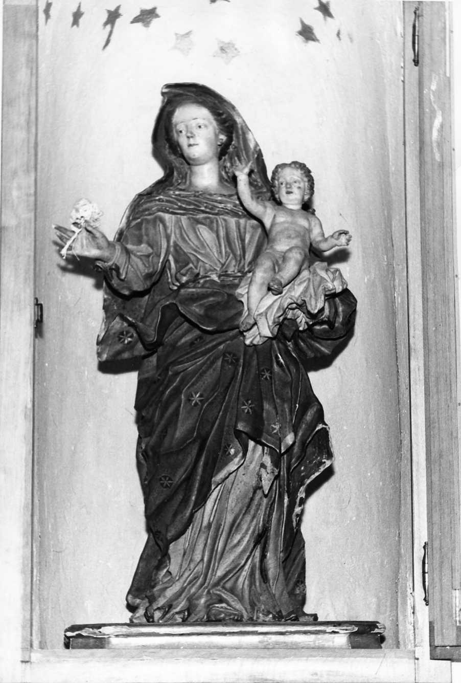 Madonna delle Grazie, Madonna (statua) di Latessa Carmine (sec. XVIII)