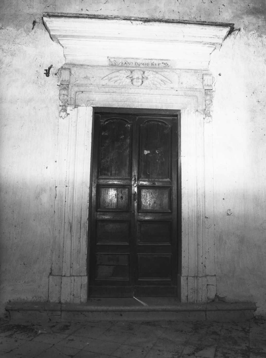 portale - bottega napoletana (sec. XVII)