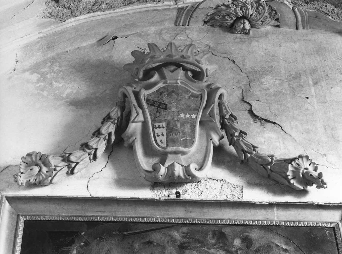 stemma (rilievo) - bottega napoletana (sec. XVIII)