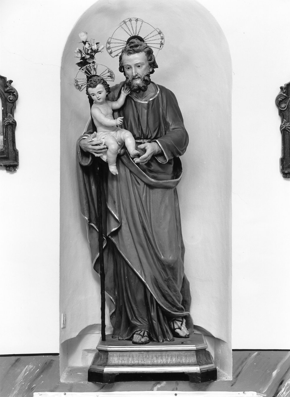 San Giuseppe e Gesù Bambino (gruppo scultoreo) di Labbate Emilio (attribuito) (sec. XIX)