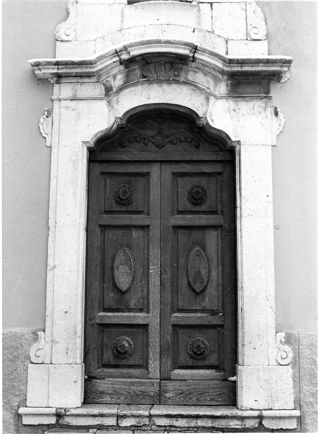 portale, elemento d'insieme - bottega Italia meridionale (sec. XVIII)