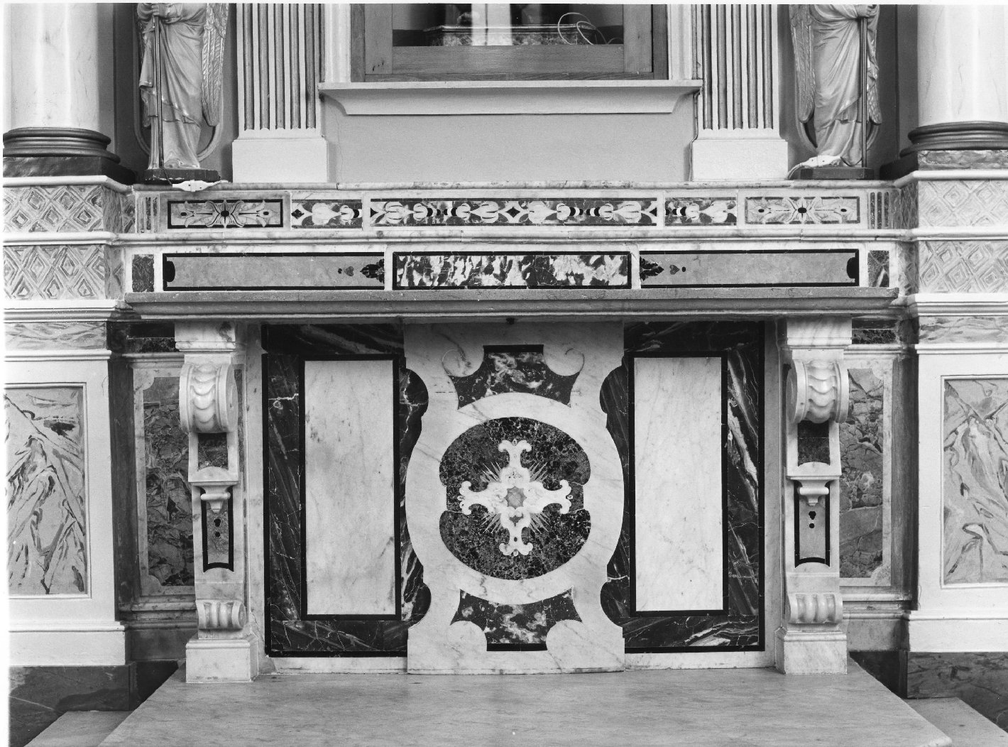 altare maggiore, opera isolata - bottega Italia meridionale (sec. XVIII)