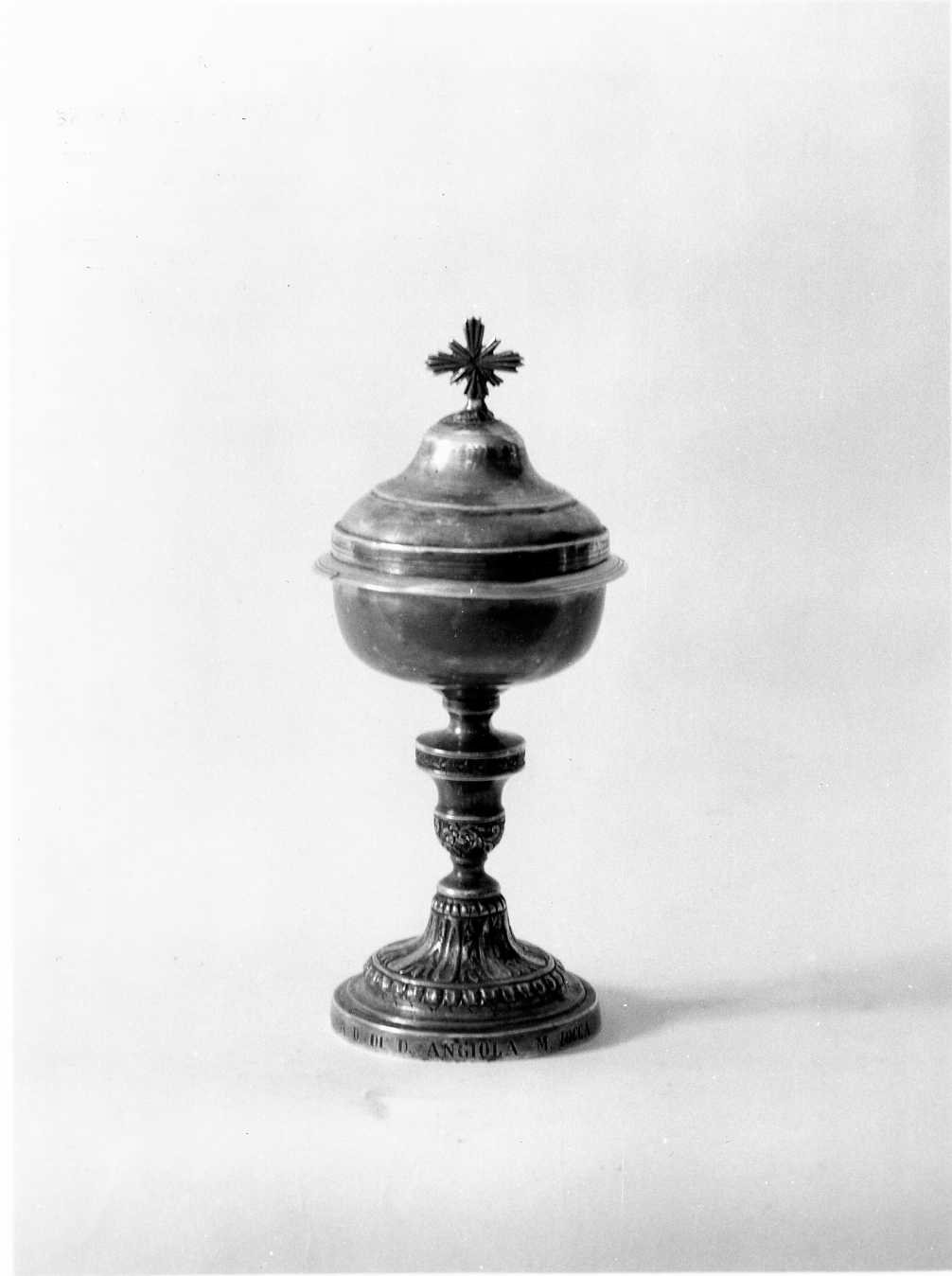 pisside, opera isolata - bottega Italia meridionale (prima metà sec. XX)