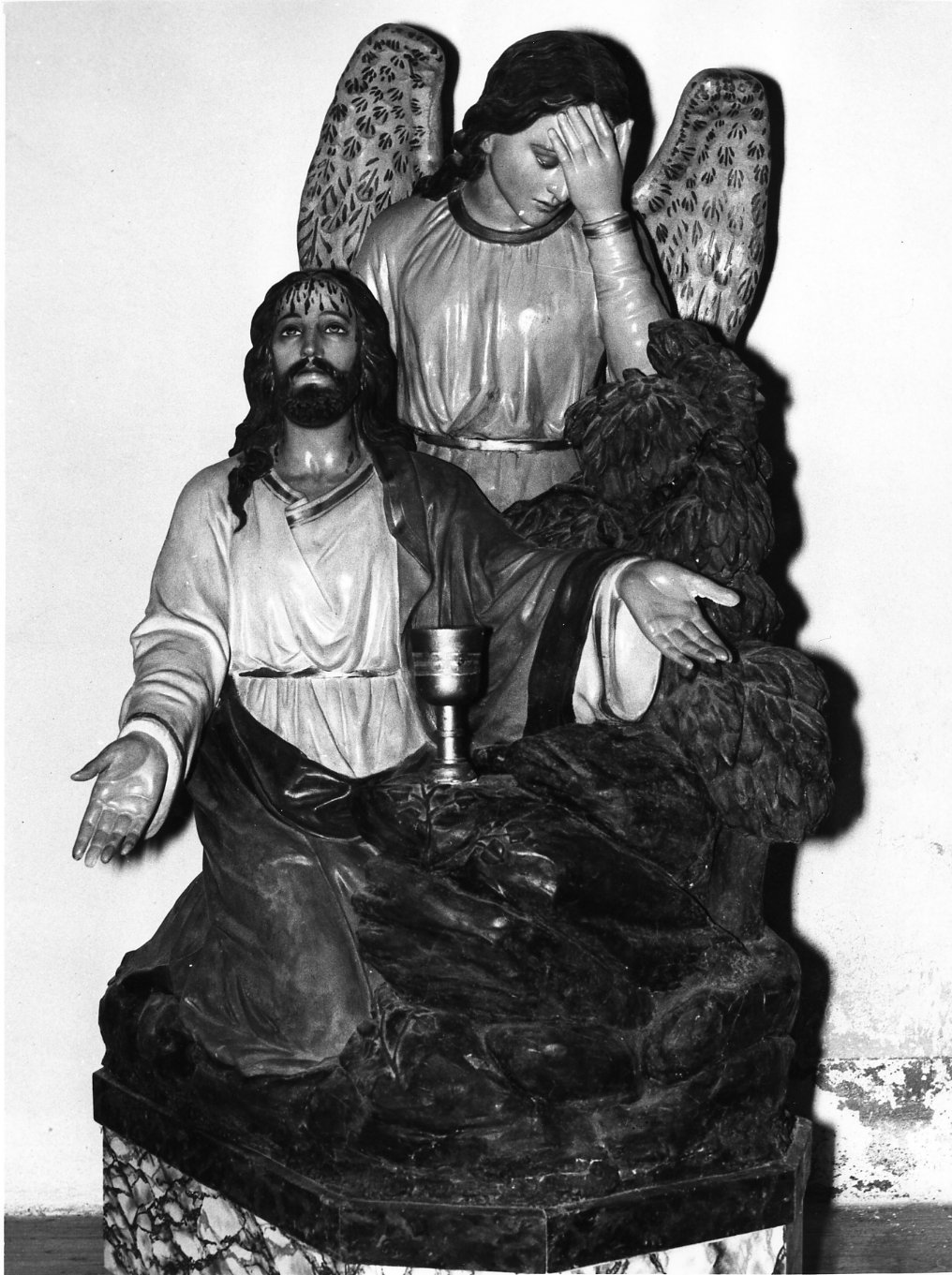 orazione di Cristo nell'orto di Getsemani (gruppo scultoreo, opera isolata) - bottega Italia meridionale (sec. XX)