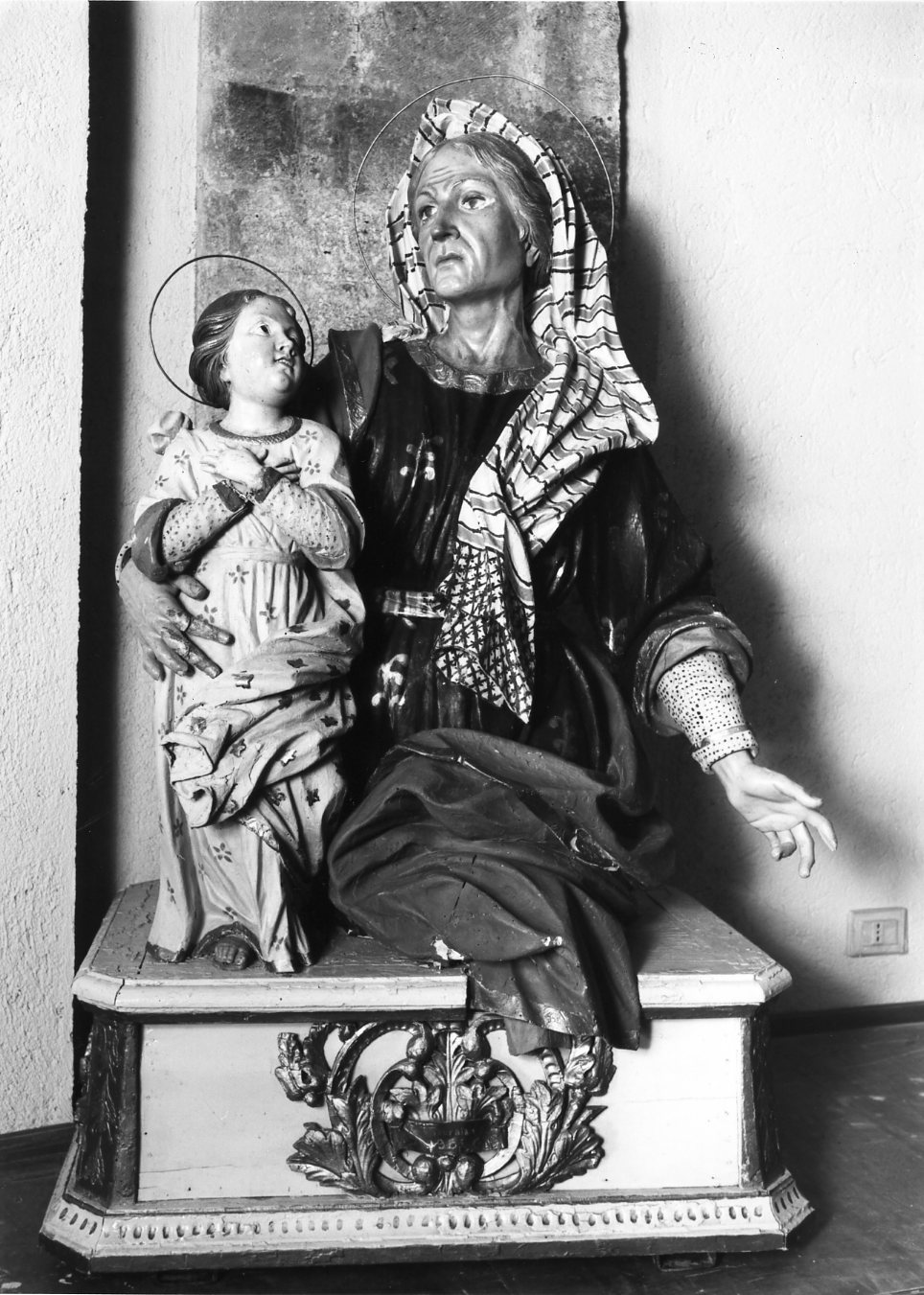 Maria Vergine bambina e Sant'Anna (gruppo scultoreo) di Di Zinno Paolo Saverio (seconda metà sec. XVIII)