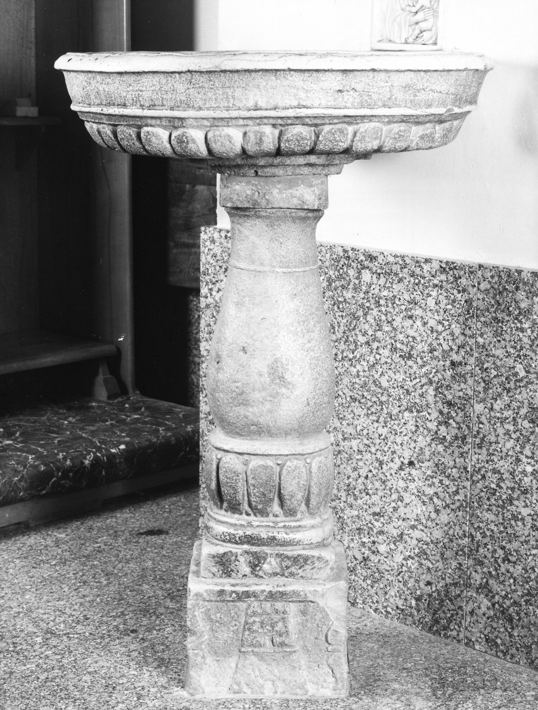 acquasantiera - bottega Italia meridionale (secc. XVI/ XVII)