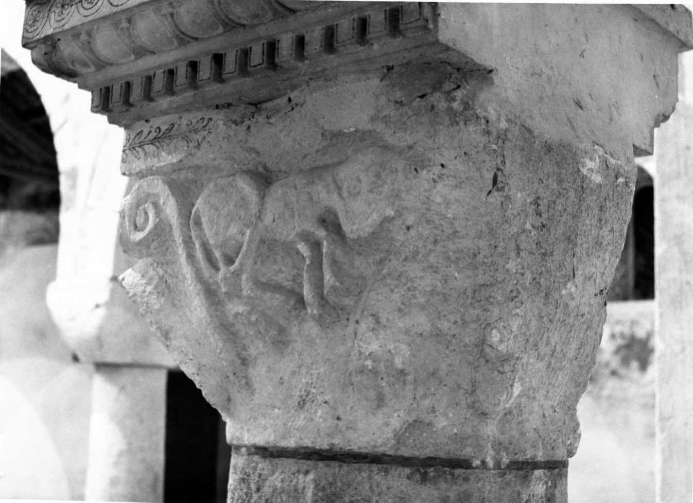 capitello, opera isolata - bottega Italia meridionale (sec. XII)