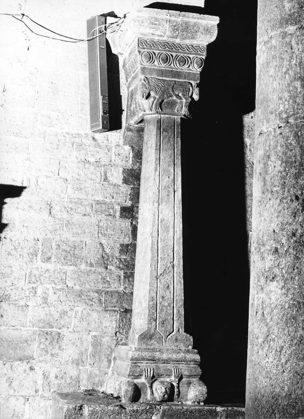 pilastrino, opera isolata - bottega molisana (secc. XII/ XIII)