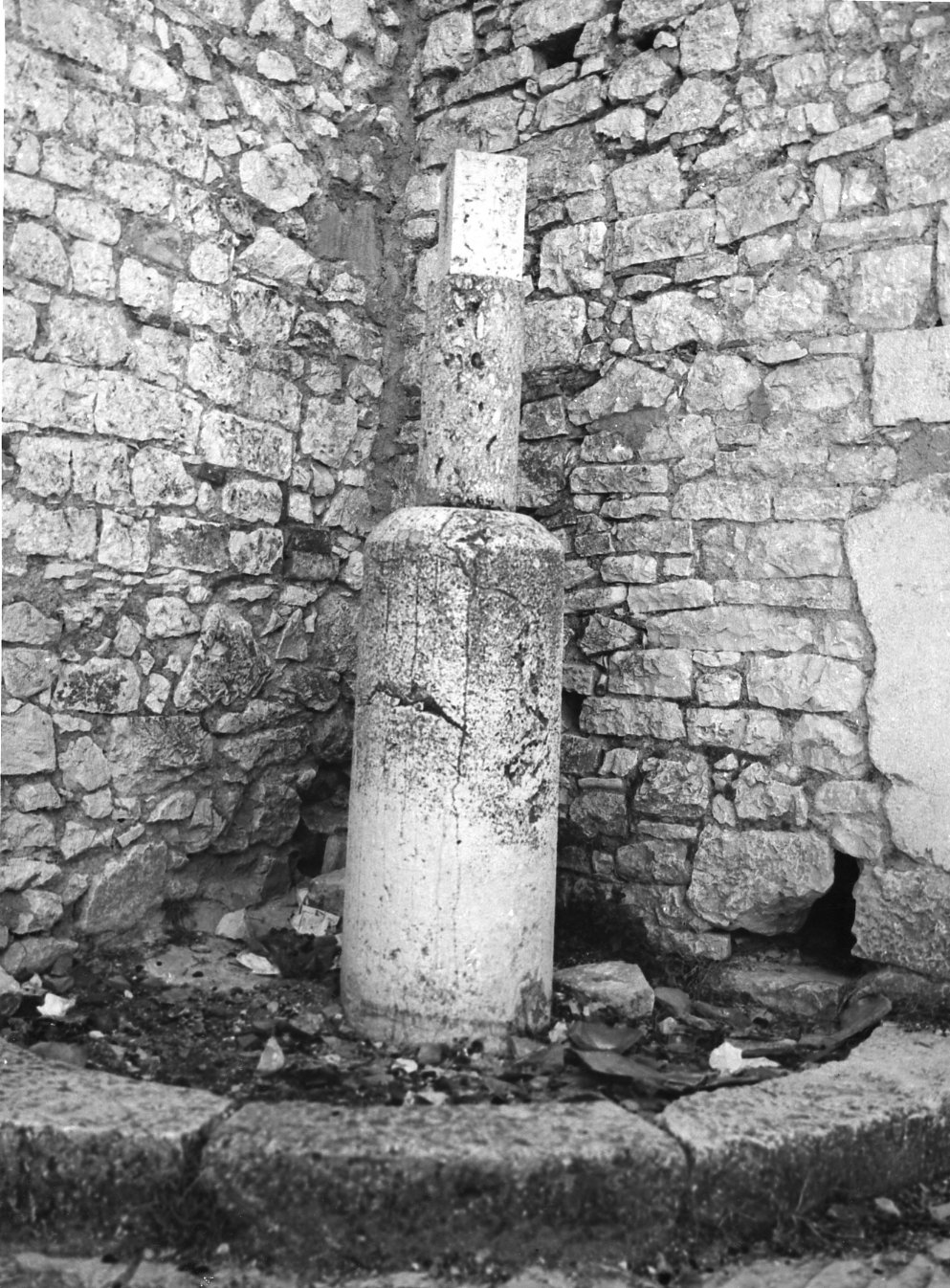 pilastrino - bottega Italia meridionale (sec. XIII)