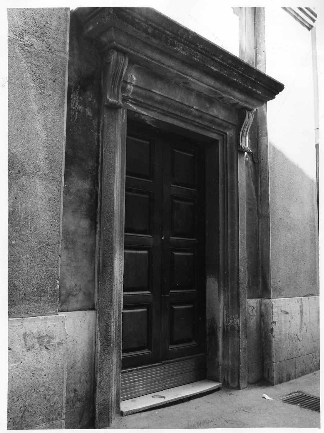 portale, coppia - bottega Italia meridionale (sec. XIX)