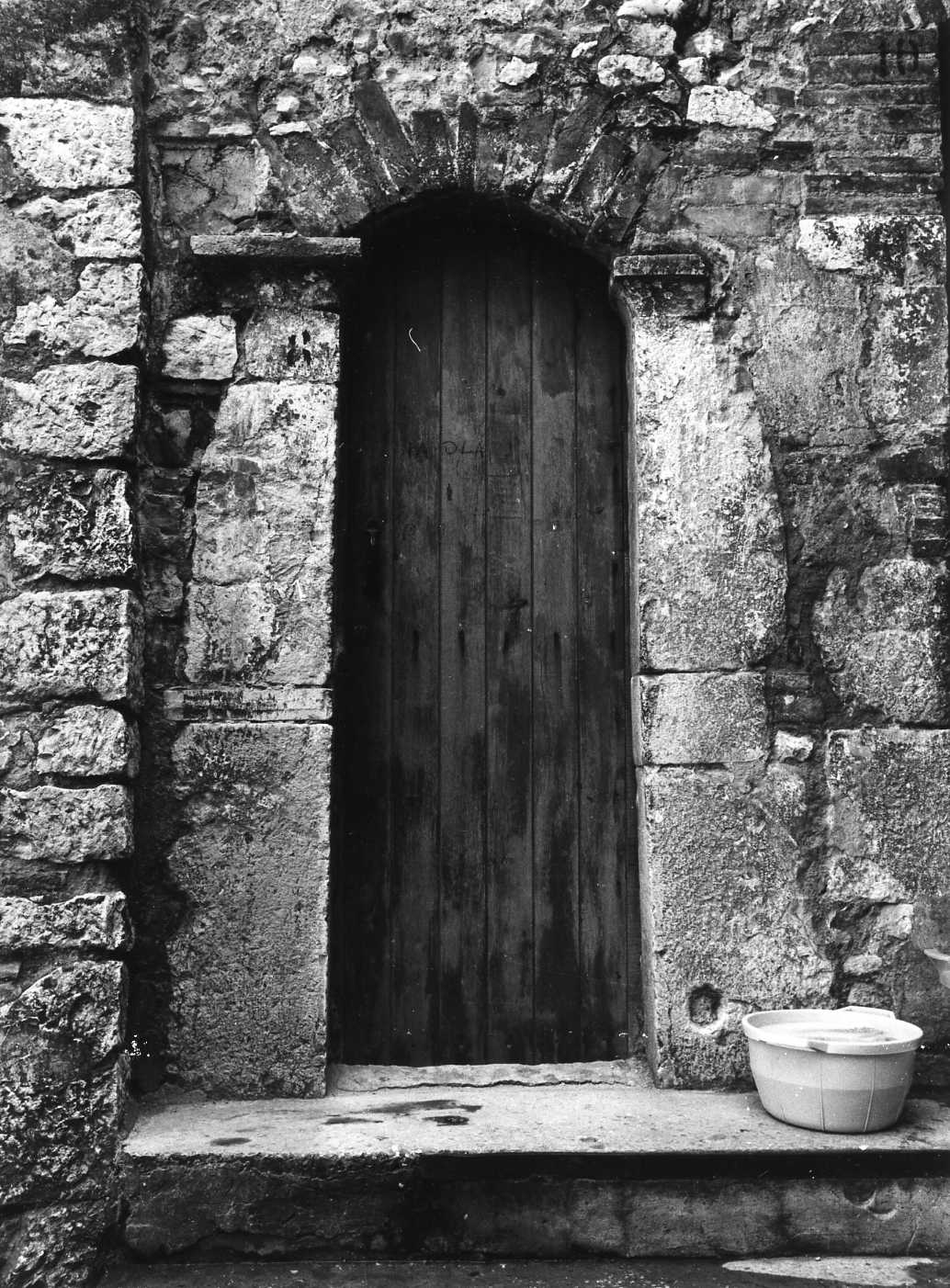 portale - ad arco - bottega Italia meridionale (sec. XIX)