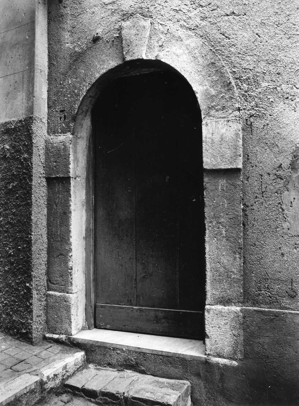 portale - ad arco - bottega Italia meridionale (sec. XIX)