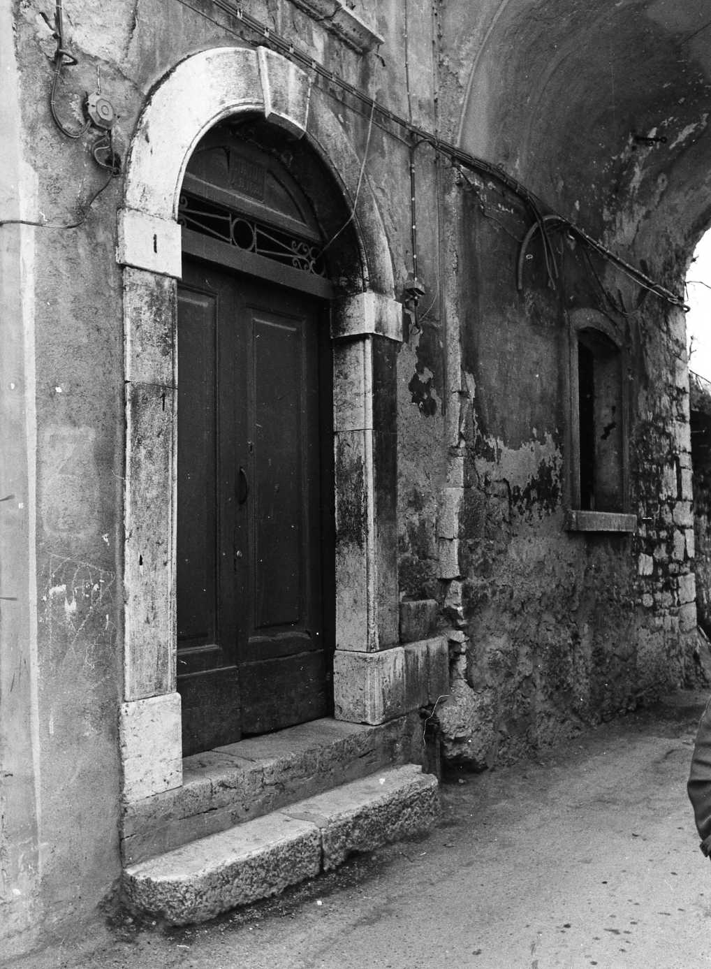 portale - bottega Italia meridionale (fine/inizio secc. XIX/ XX)