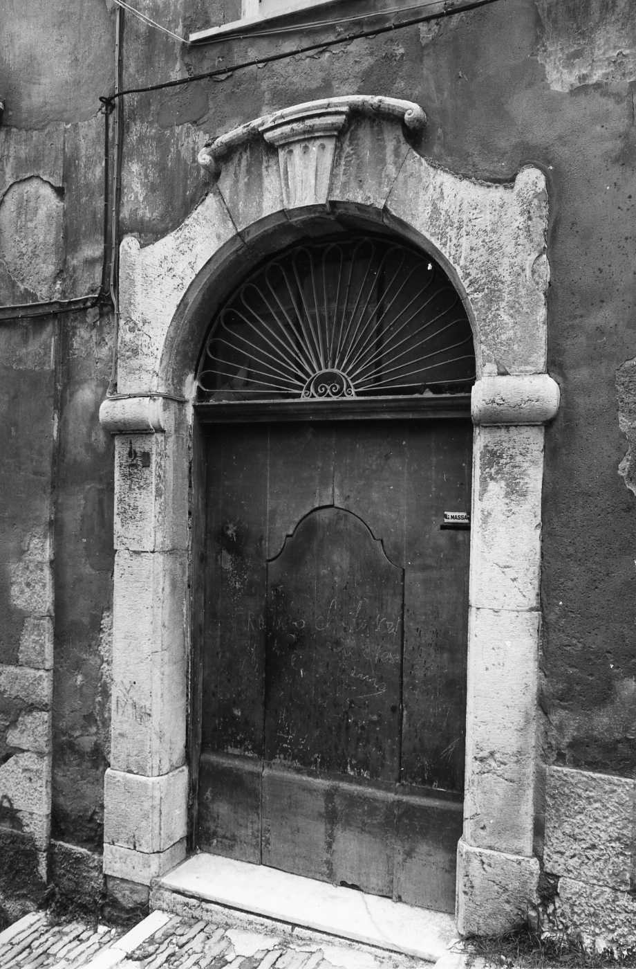 portale - bottega Italia meridionale (sec. XVIII)