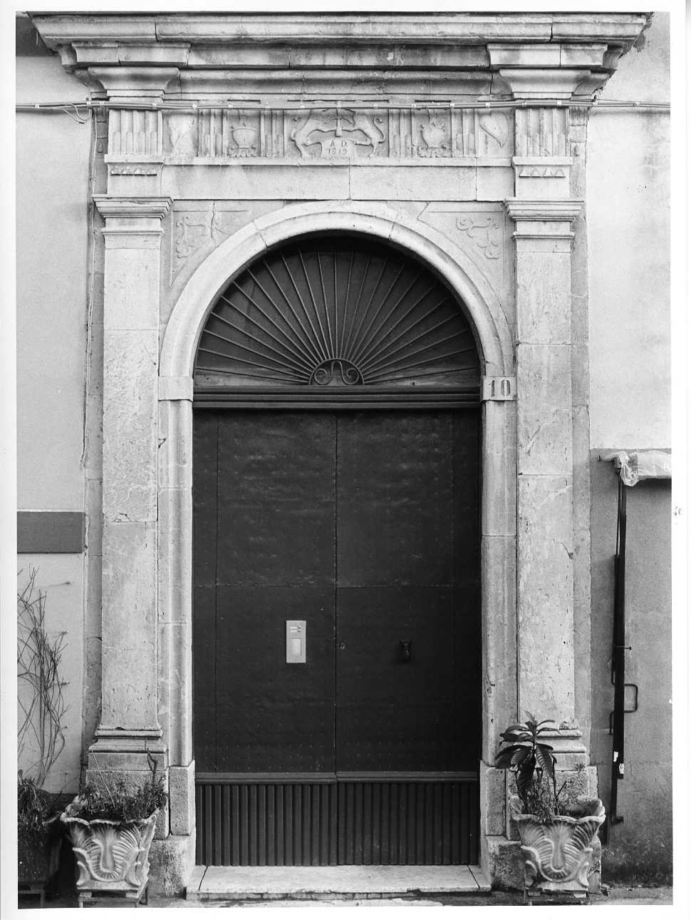 portale, opera isolata - bottega molisana (sec. XIX)