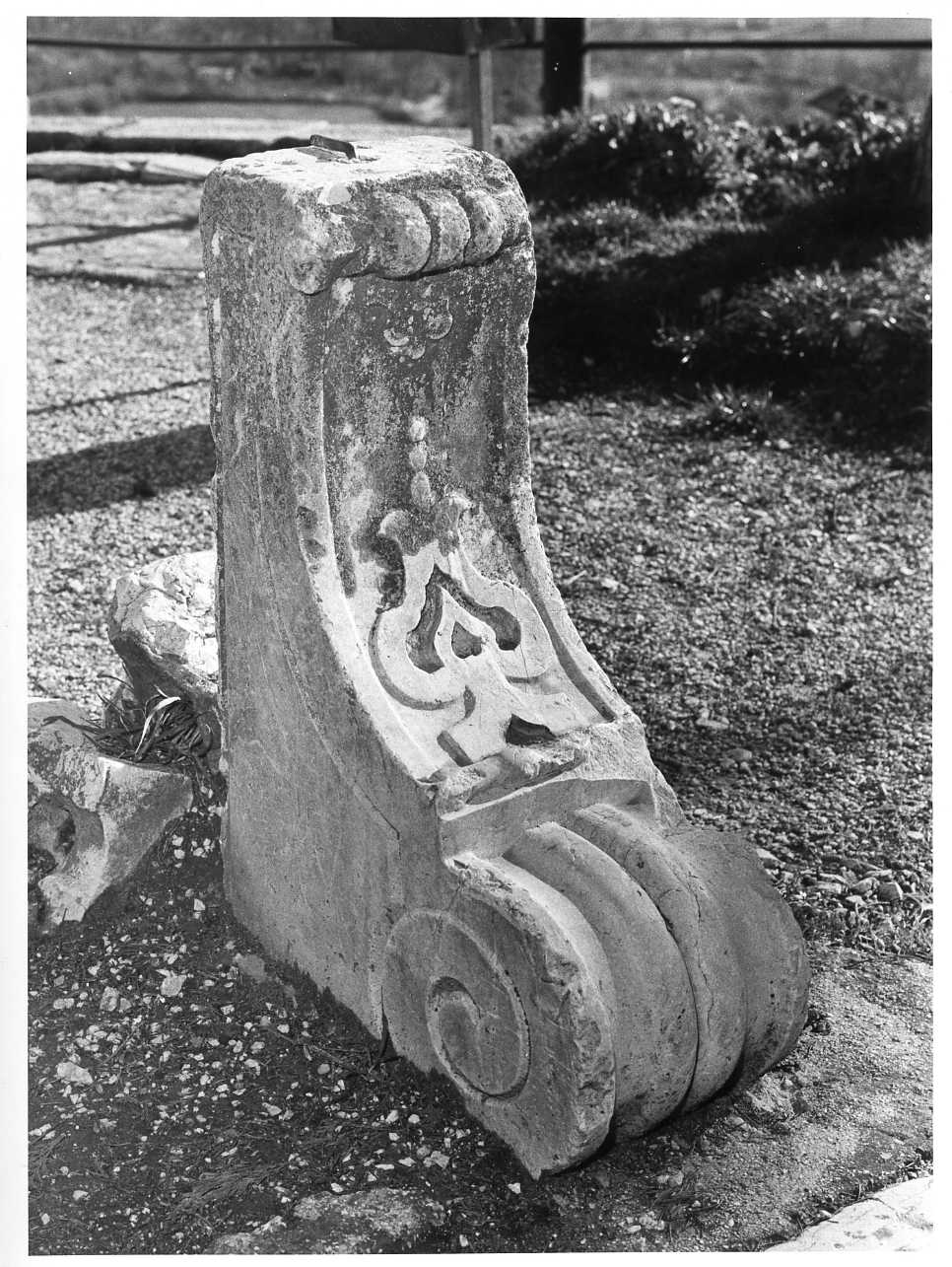 rilievo, frammento - bottega molisana (secc. XVII/ XVIII)