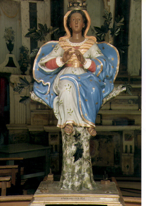Madonna Incoronata di Foggia (gruppo scultoreo) di Fiocca Nicola (sec. XX)