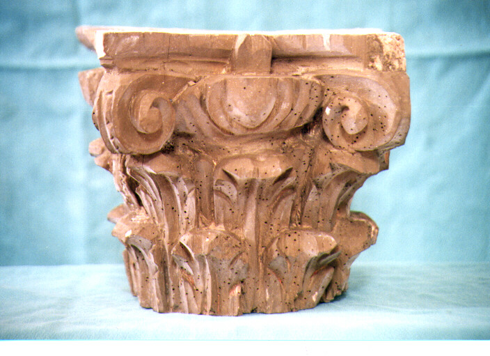 capitello, frammento - bottega molisana (fine/inizio secc. XVII/ XVIII)