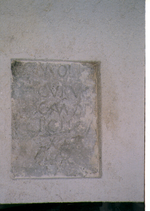 lapide, frammento - bottega italiana (metà sec. XVI)