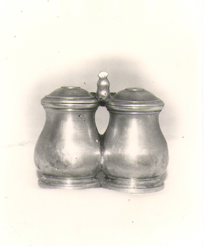 vasetti per oli santi, coppia - bottega agnonese (sec. XVII)